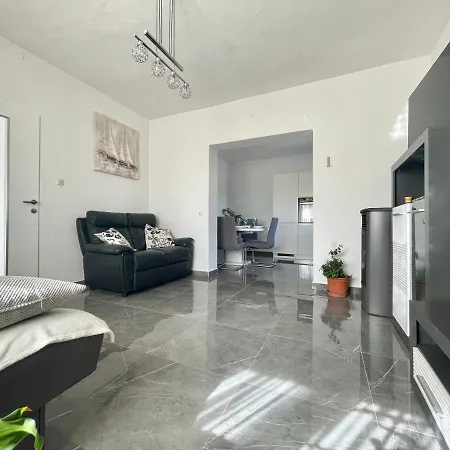 Apartment Oblak Vrsi Exterior photo
